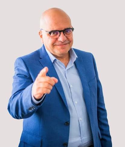 Consejo de bolsillo - El gurú económico de Milei dice a los despedidos que busquen donde se gane más plata